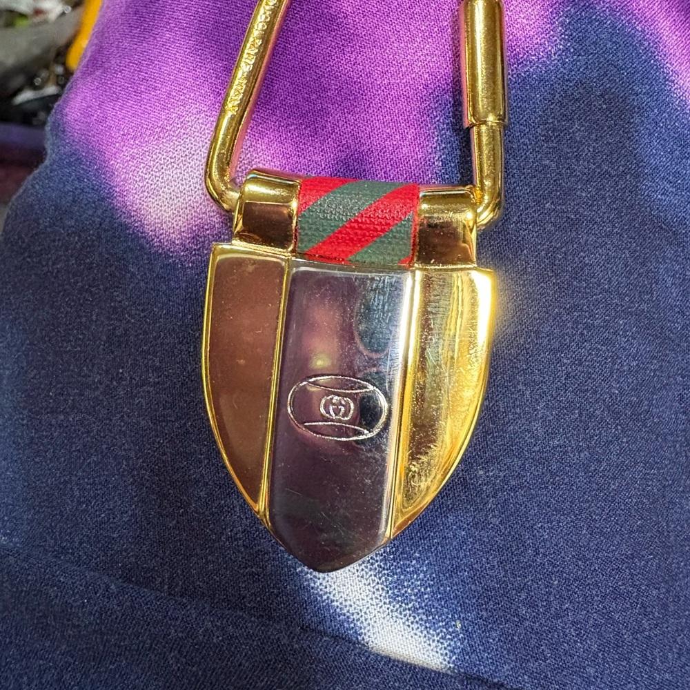Gucci Rigato Shield Men's Key Ring - Picture 4 of 10